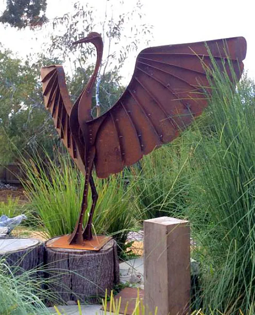 Brolga dancing | Association of Sculptors of Victoria