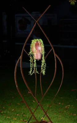 Curves by Melanie Rayski-Mati