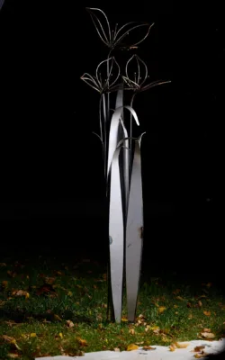 Flowers with Flax by Melanie Rayski-Mati