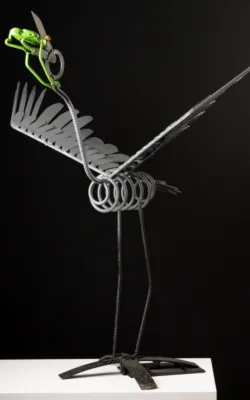 Hanging in there! by Graeme Hardidge