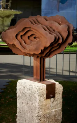 Knot by Helen Neyland