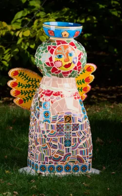 Lola Pinata by Sara Catena