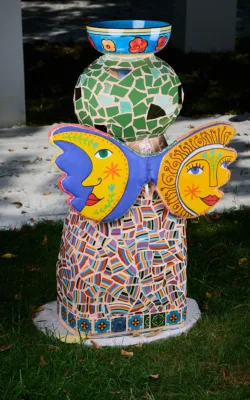 Lola Pinata by Sara Catena