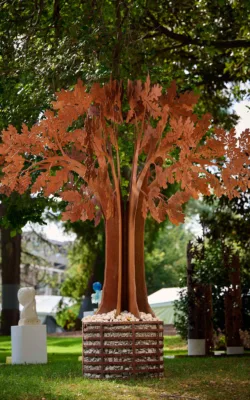 Manningham Oak by Helen Neyland by Helen Neyland
