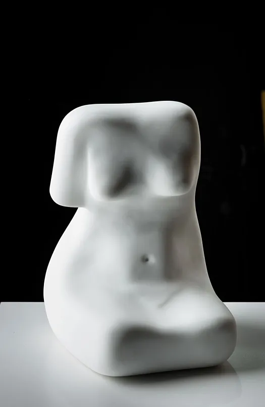 Seated figure by Peter Sanders